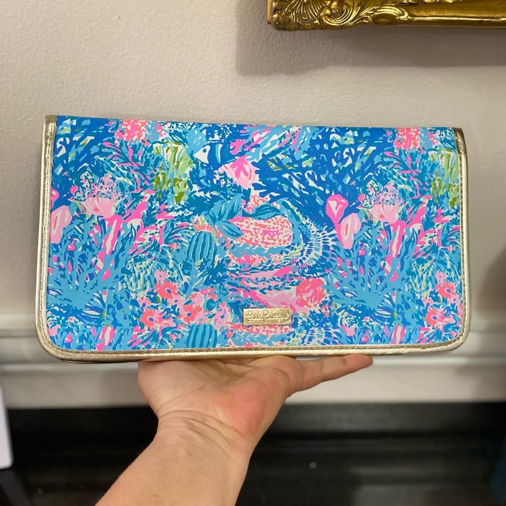 Lilly Pulitzer Travel Clutch Fished wish Pink and Blue